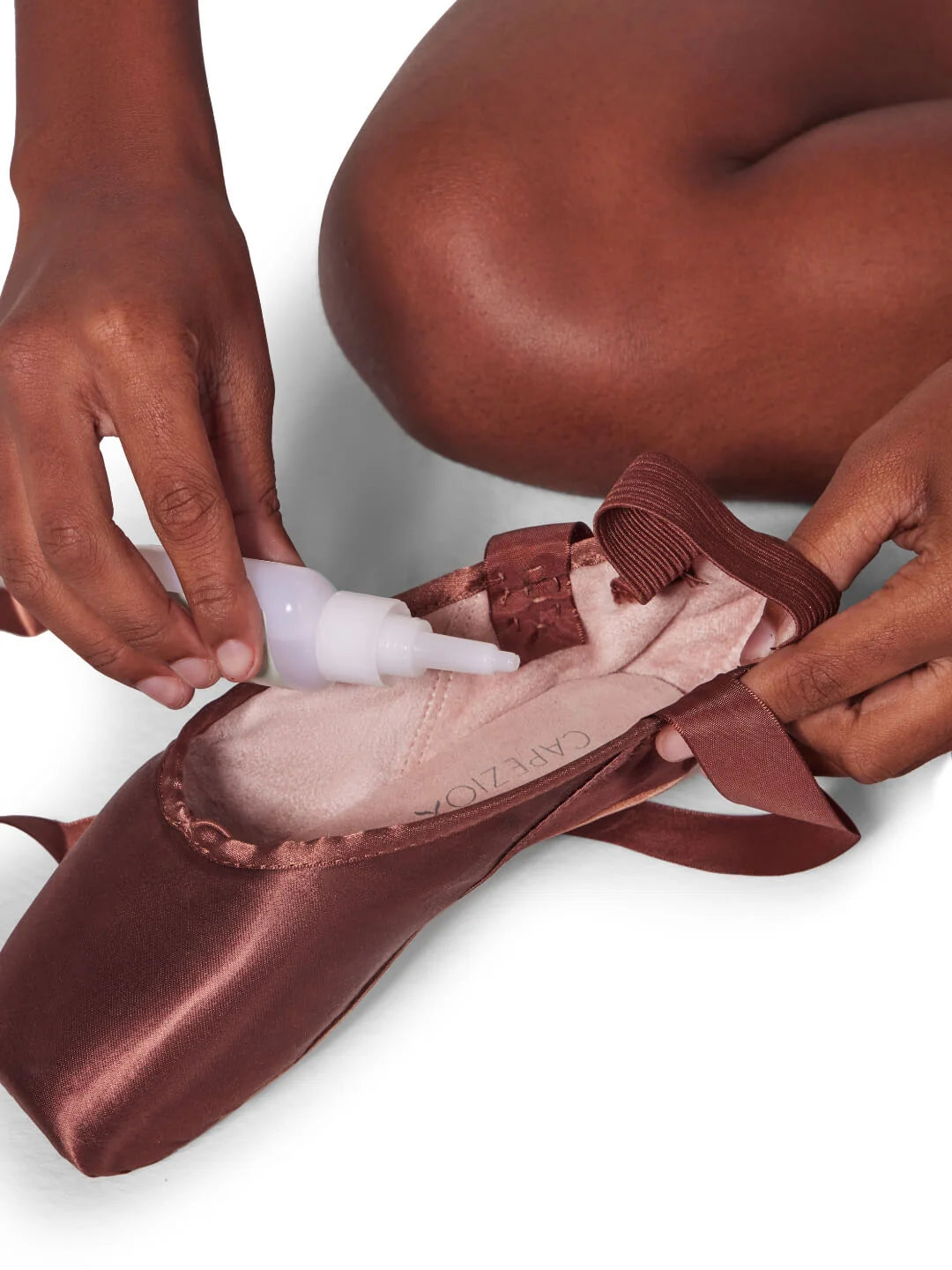 POINTE SHOE GLUE