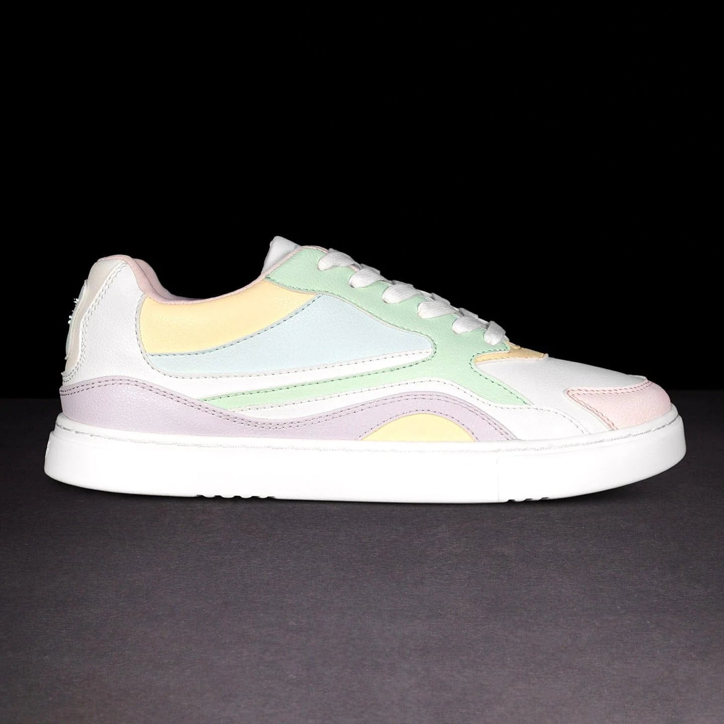 Fuego Pastel Sneaker